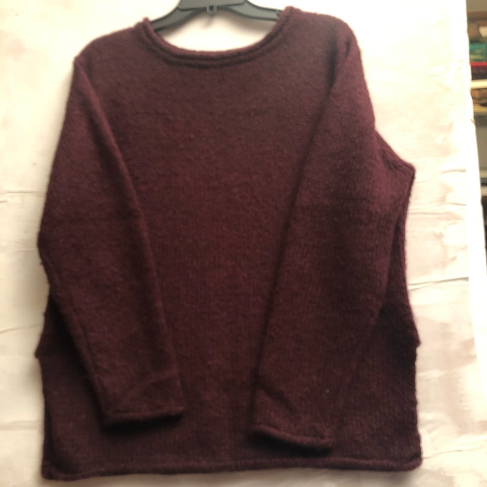 DONNA KULETO Sweater, Knitted in Maroon. Size M